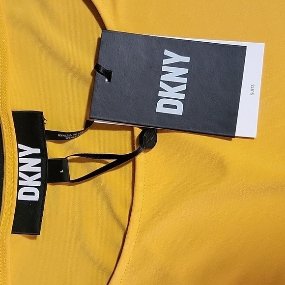 DKNY Banana Yellow PolySpandex Top with Ruched Sides and Sleeves - Size L - Picture 5 of 7